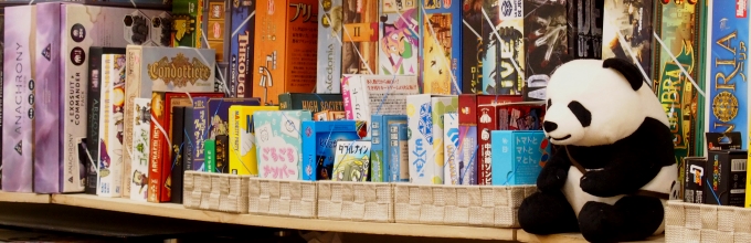 老舗の雀荘からボードゲームカフェへ。遊べるボードゲームは900種以上、カジュアルに麻雀も楽しめる『上野上さま』へ行こう！